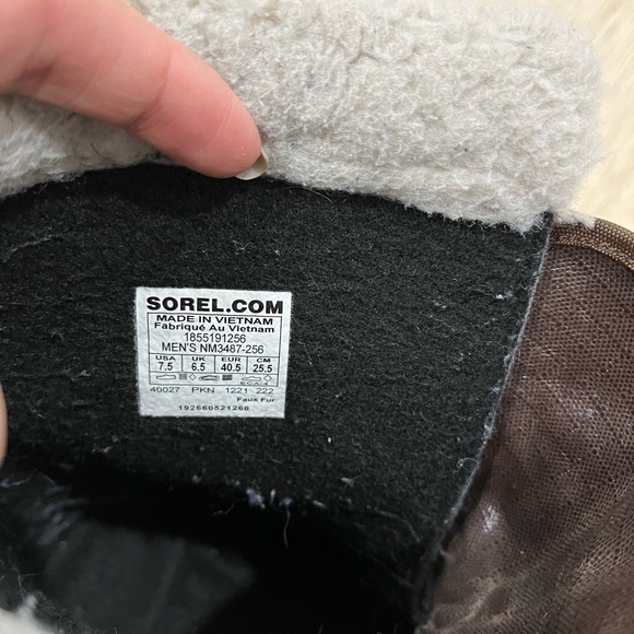 Sorel boots - Picture 6 of 8